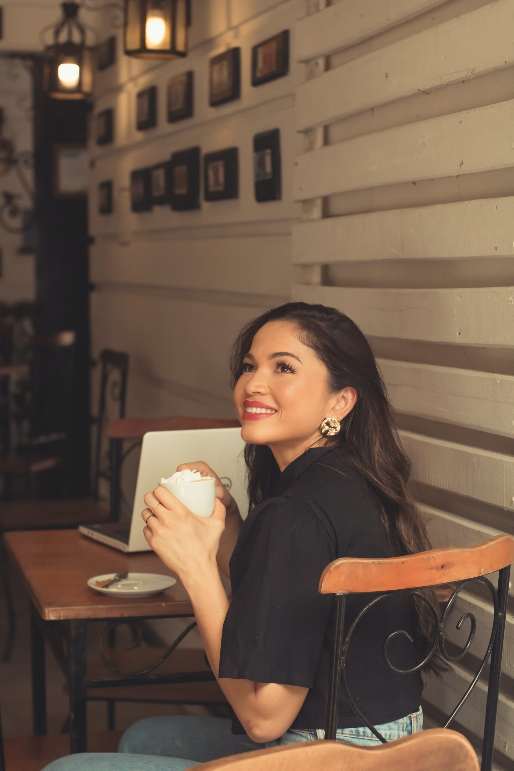 Kutunggumu di Warung Kopi